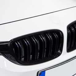 Grelhas Frontais BMW Série 3 F30/F31 Preto Brilhante Dupla