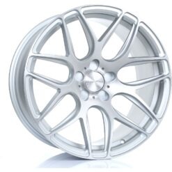 BOLA B8R 18x9,5 ET40 a 45 -SILVER