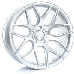 BOLA B8R 18x9,5 ET45 -SILVER