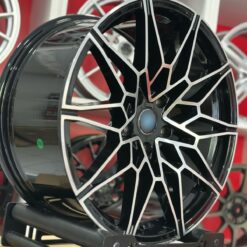 Jante Look BMW Performance 19x8,5 ET30 5x120 - Preto/Polido