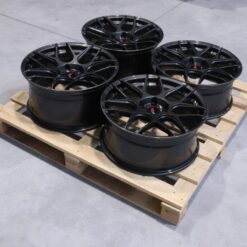 Set of JR18 18x8,5 ET40 + 18x9,5 ET35 5x112 Gloss Graphite