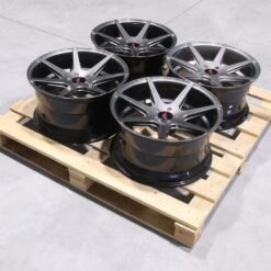 Set of JR20 18x9,5 ET35 5x100 Hyper Black