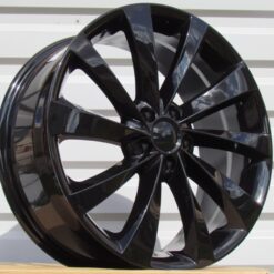 Jante Tesla (Style) 19x8,5 ET40 5x114,3 BL