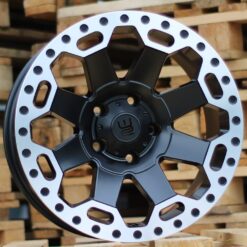 Jante 4X4 (Style) 17x9 ET 5x139,7 BLHMPL