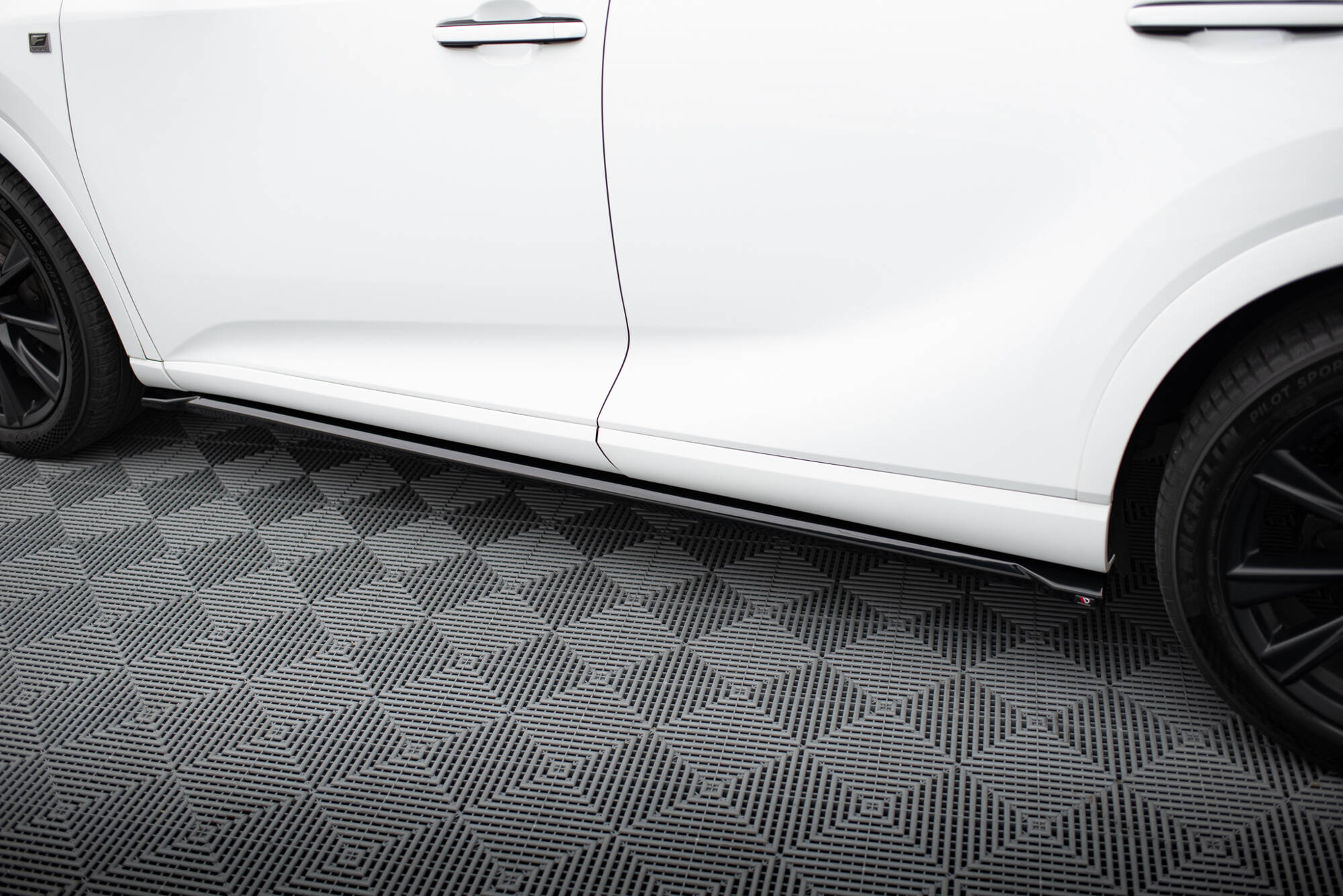 Set of Splitters Lexus RX F-Sport Mk5 - Image 13