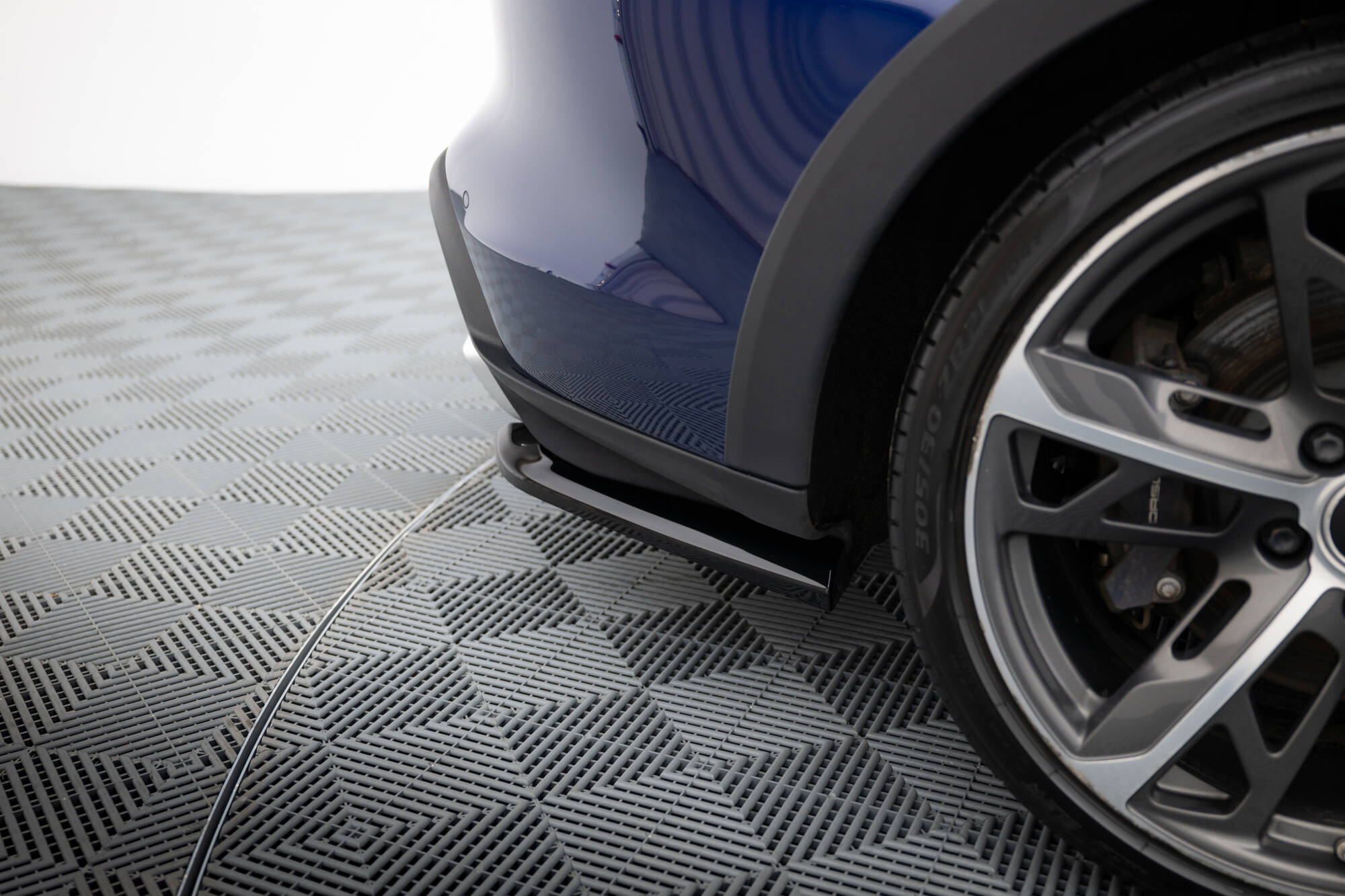 Rear Side Splitters Porsche Taycan Cross Turismo 4S - Image 4