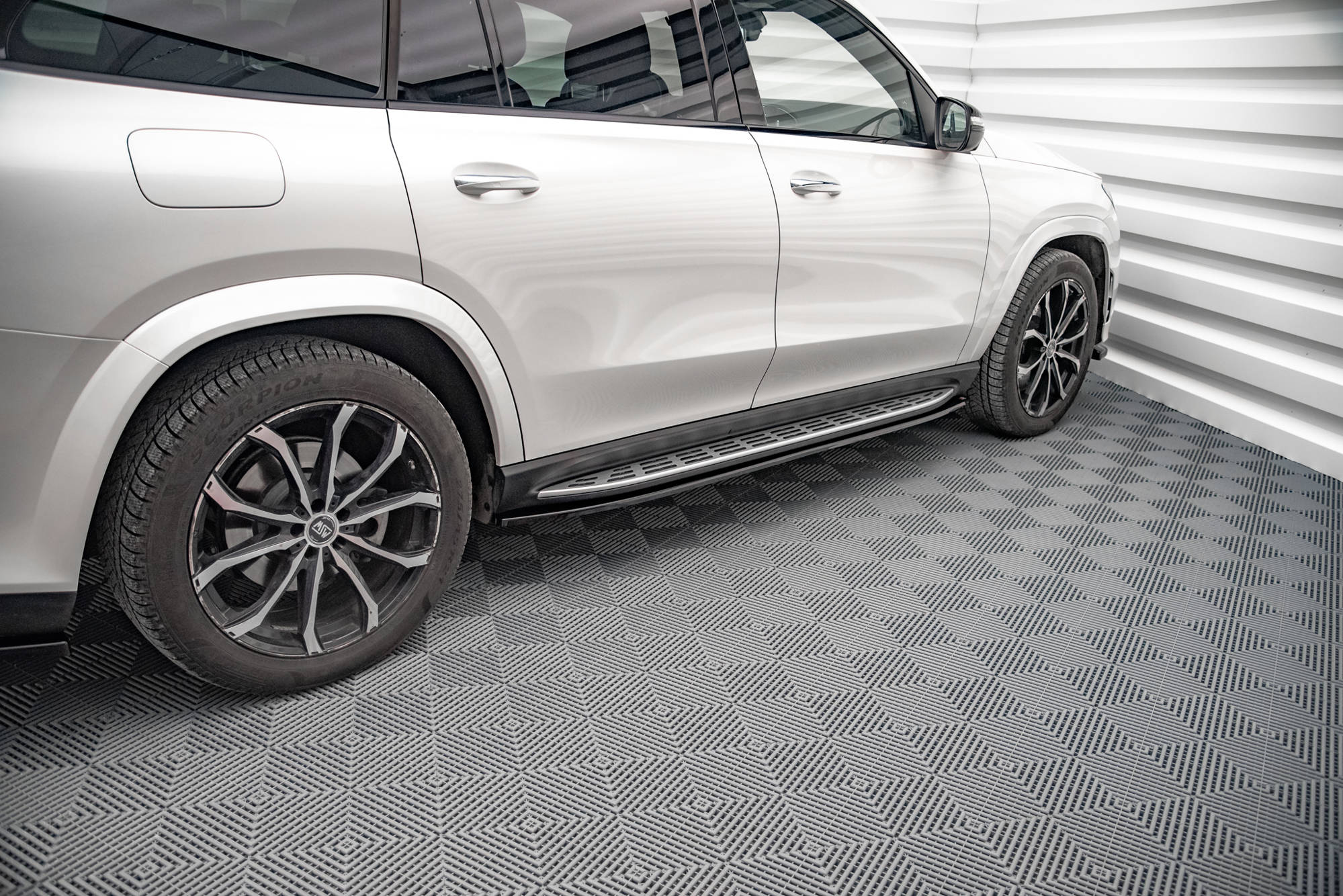 Set of Splitters Mercedes-Benz GLS AMG-Line X167 - Image 9