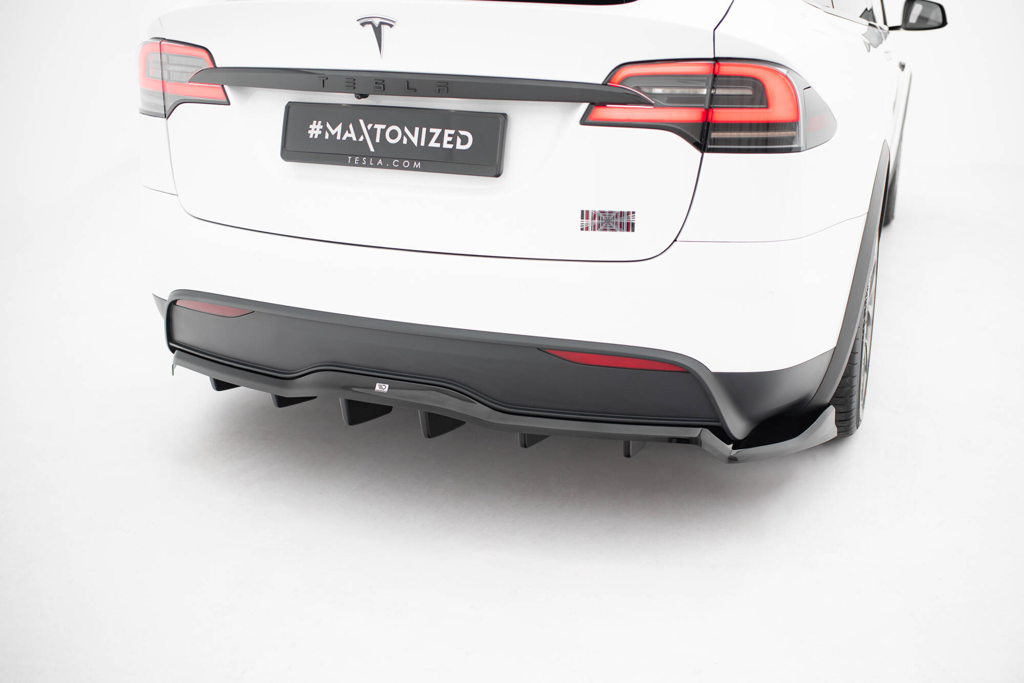Rear Splitter (with vertical bars) V.2 Tesla Model X Mk1 Facelift - Image 8