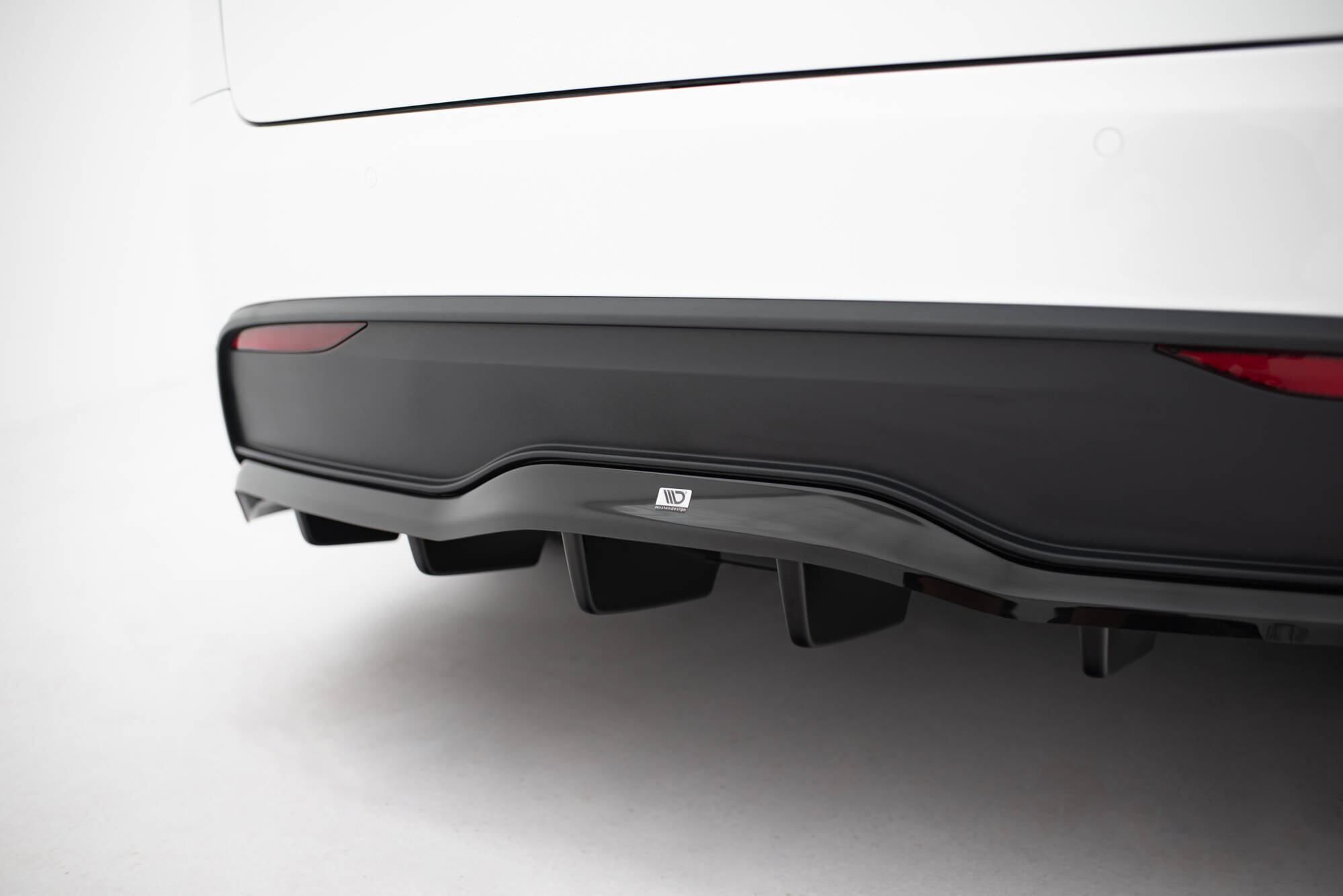 Rear Splitter (with vertical bars) V.2 Tesla Model X Mk1 Facelift - Image 4