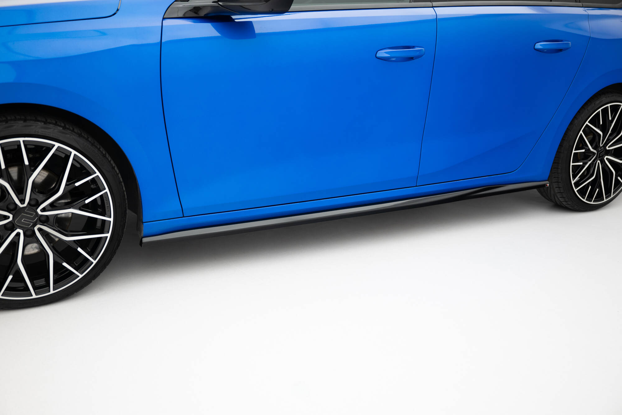 Side Skirts Diffusers Opel Astra Sports Tourer L (MK5) - Image 4