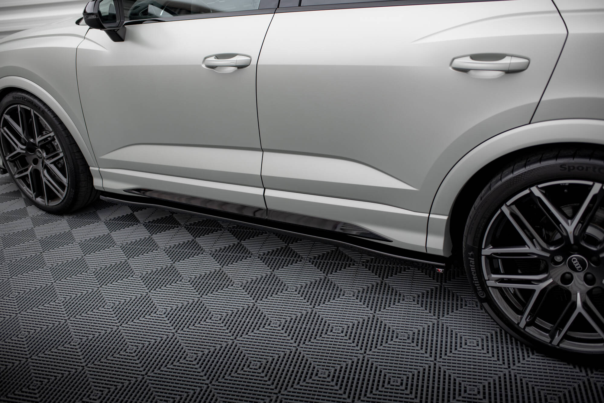 Set of Splitters Audi RSQ3 F3 - Image 6
