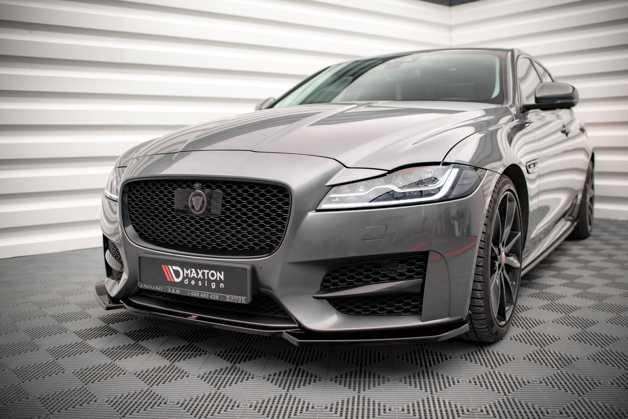 Set of Splitters Jaguar XF R-Sport Mk2 - Image 3