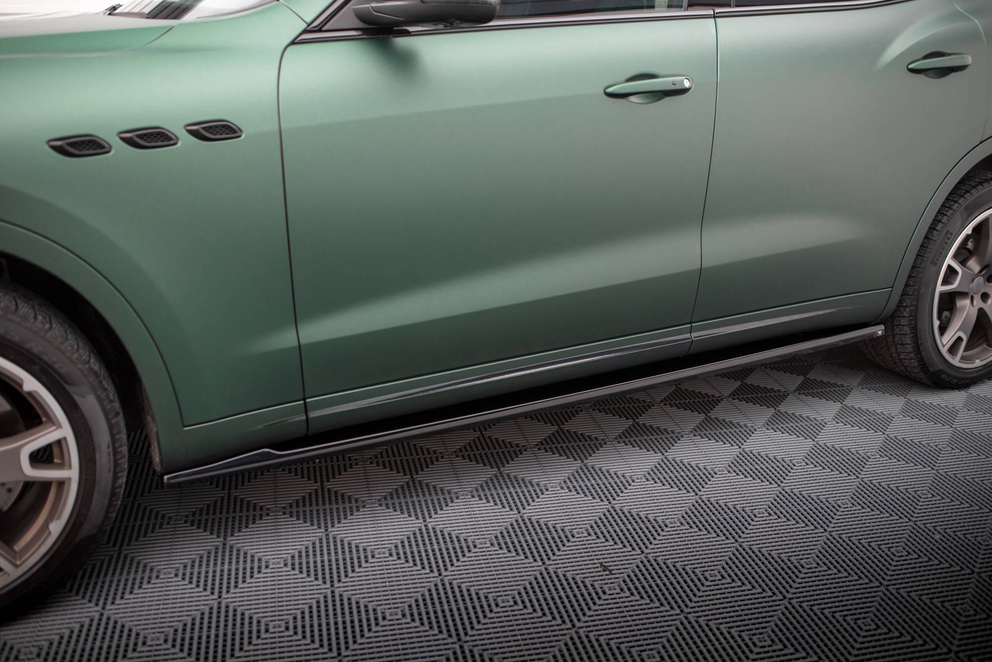 Set of Splitters Maserati Levante Mk1 - Image 5