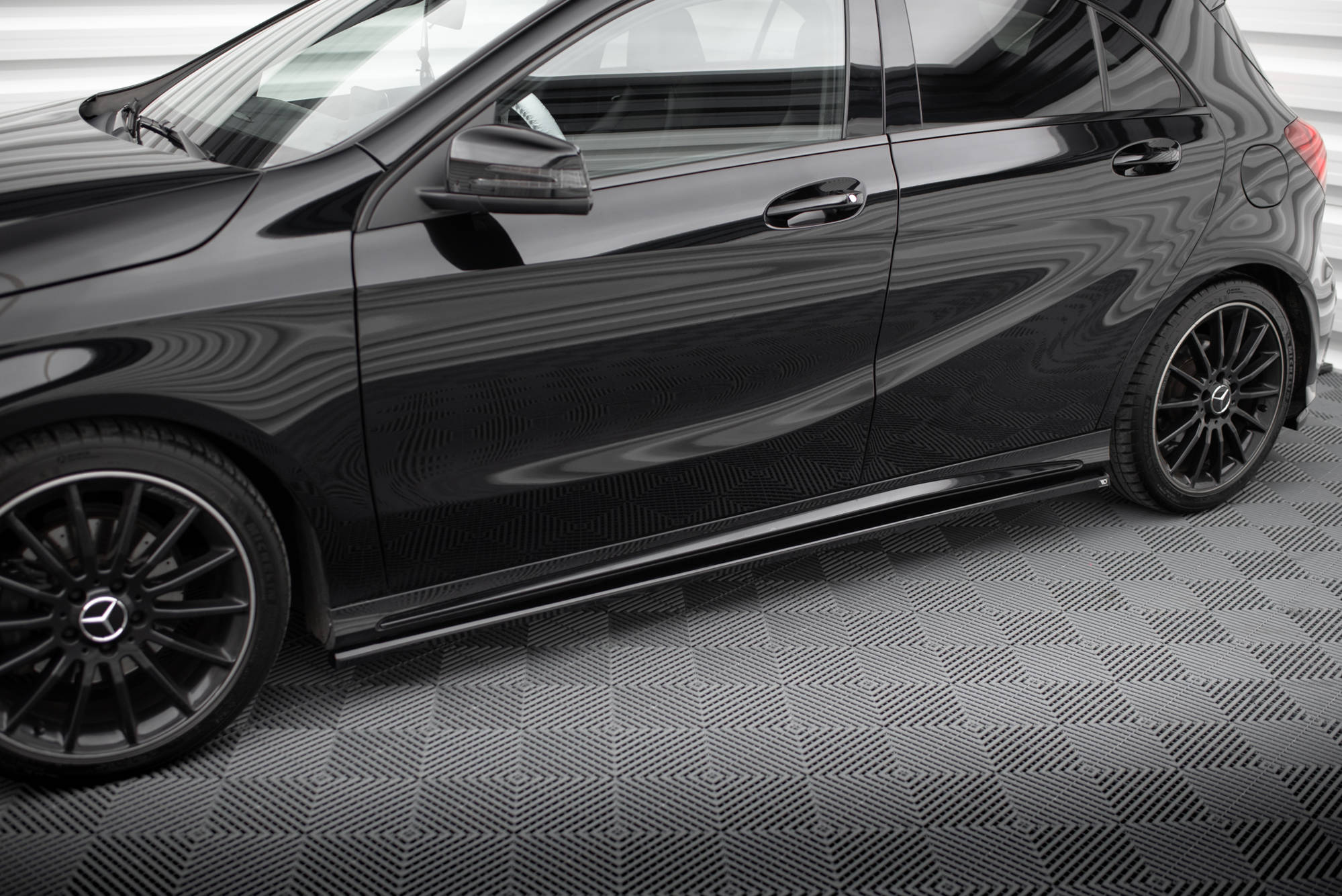 Set of Splitters Mercedes-Benz A AMG-Line W176 Facelift - Image 5