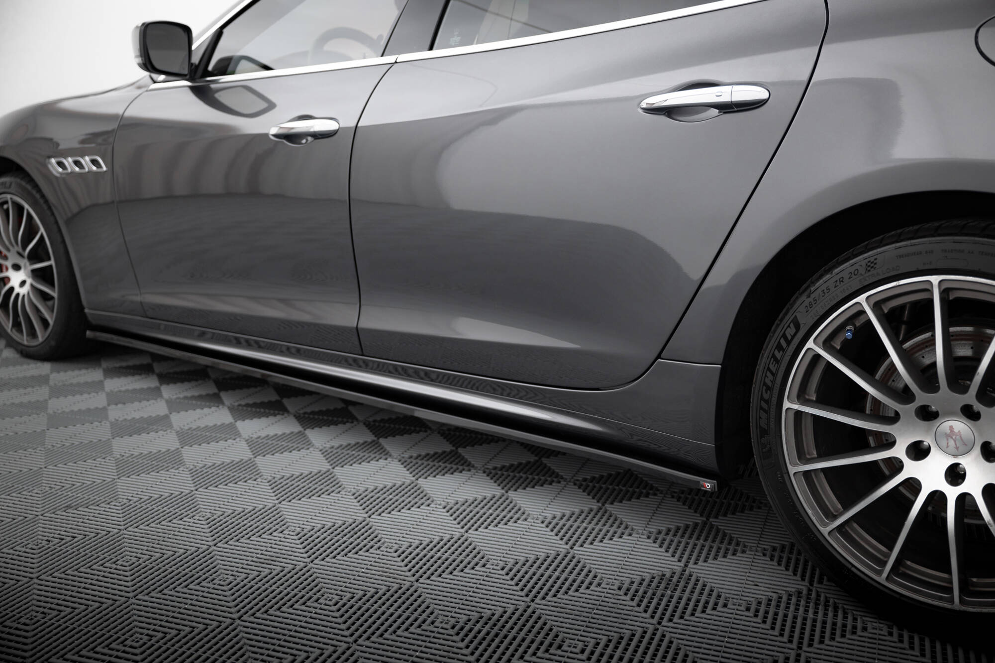 Set of Splitters Maserati Quattroporte Mk6 - Image 5