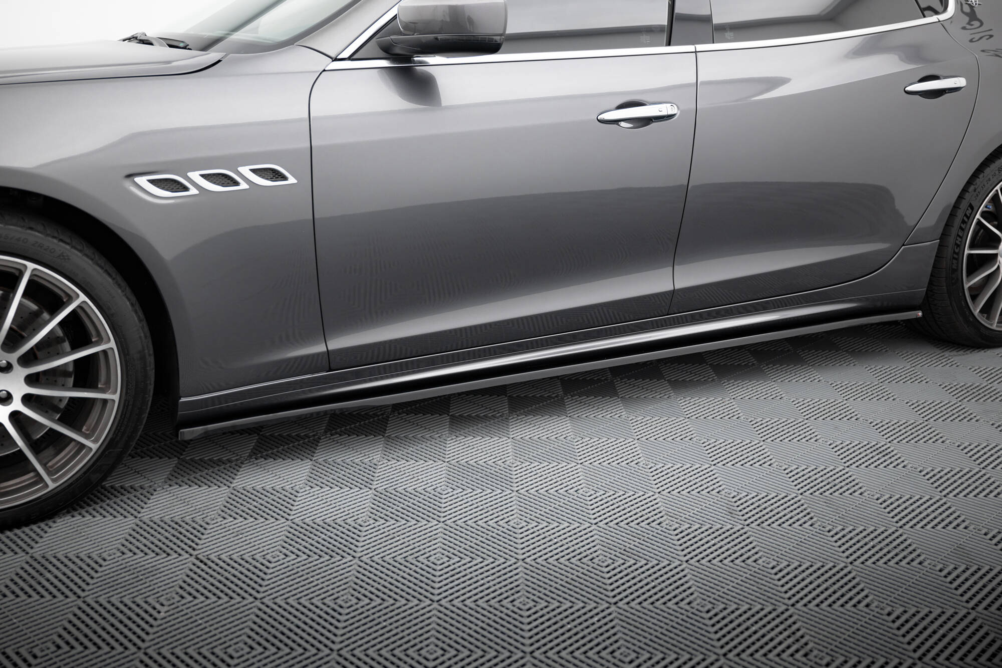 Set of Splitters Maserati Quattroporte Mk6 - Image 6