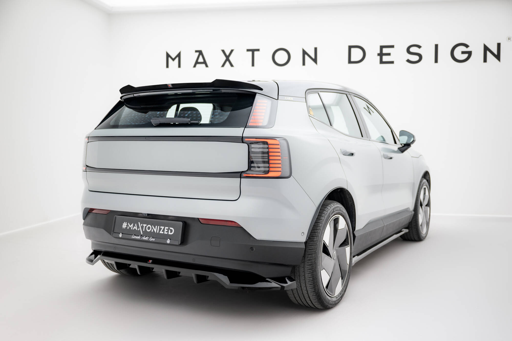 Rear Splitter (with vertical bars) Volvo EX30 Mk1 - Image 3