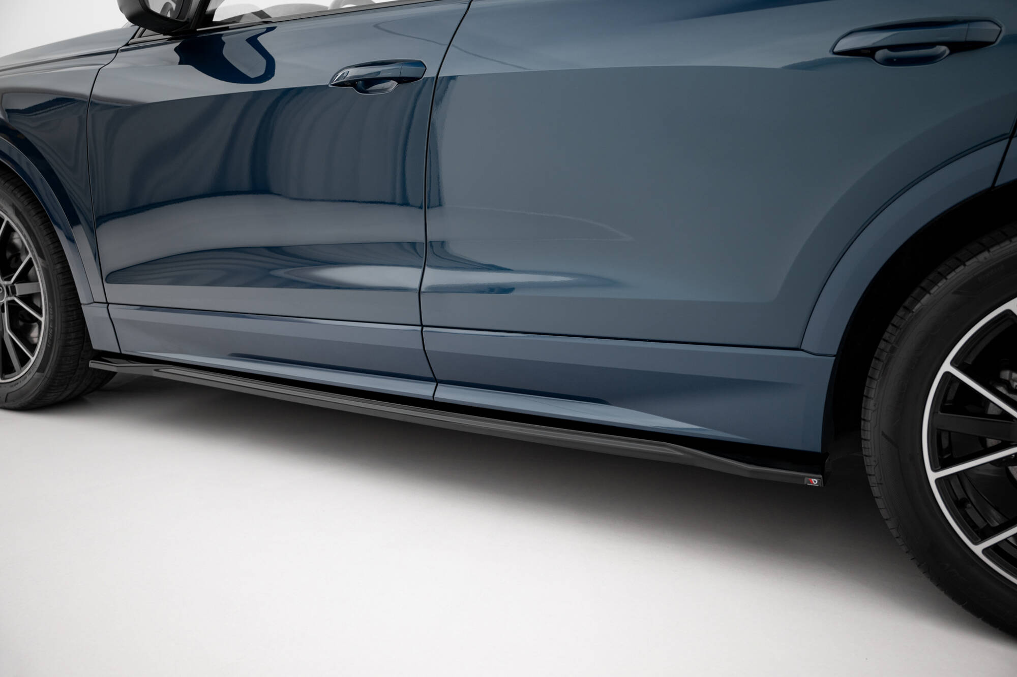 Side Skirts Diffusers Audi Q8 Mk1 - Image 4