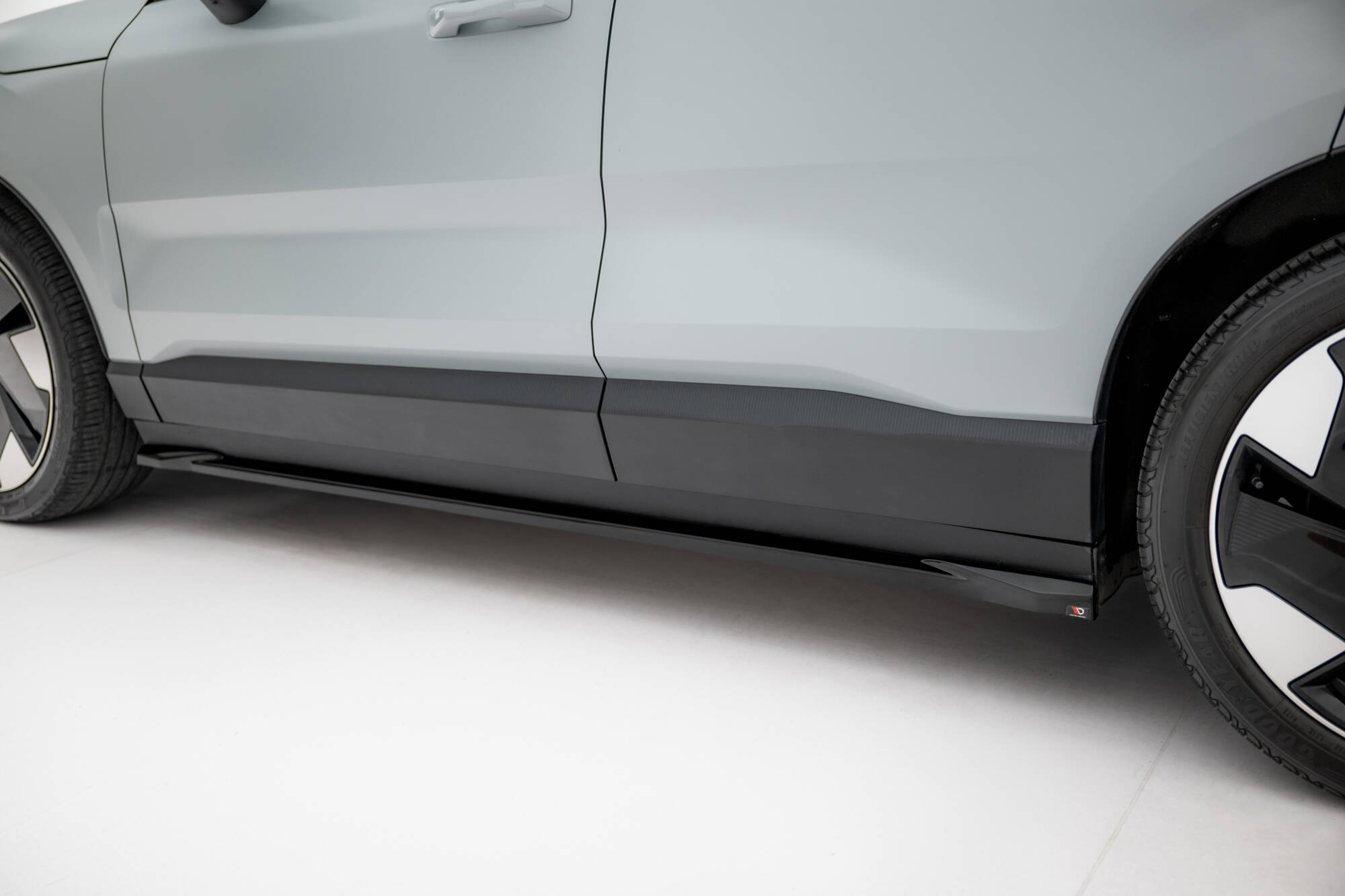 Set of Splitters Volvo EX30 Mk1 - Image 10