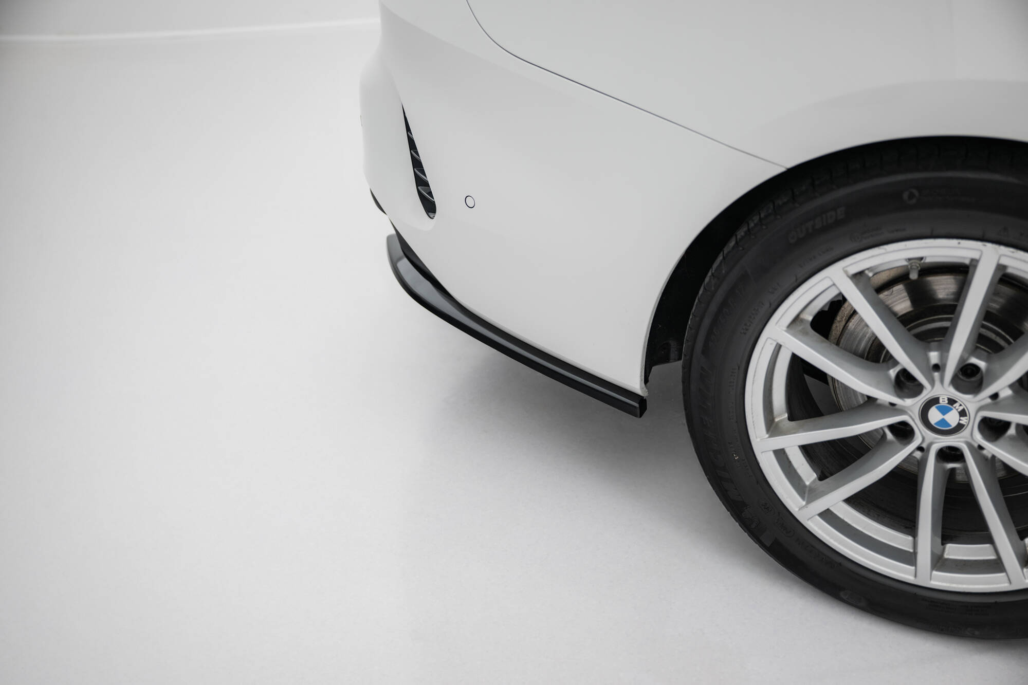 Rear Side Splitters BMW 4 Coupe / Cabrio G22 / G23 - Image 4