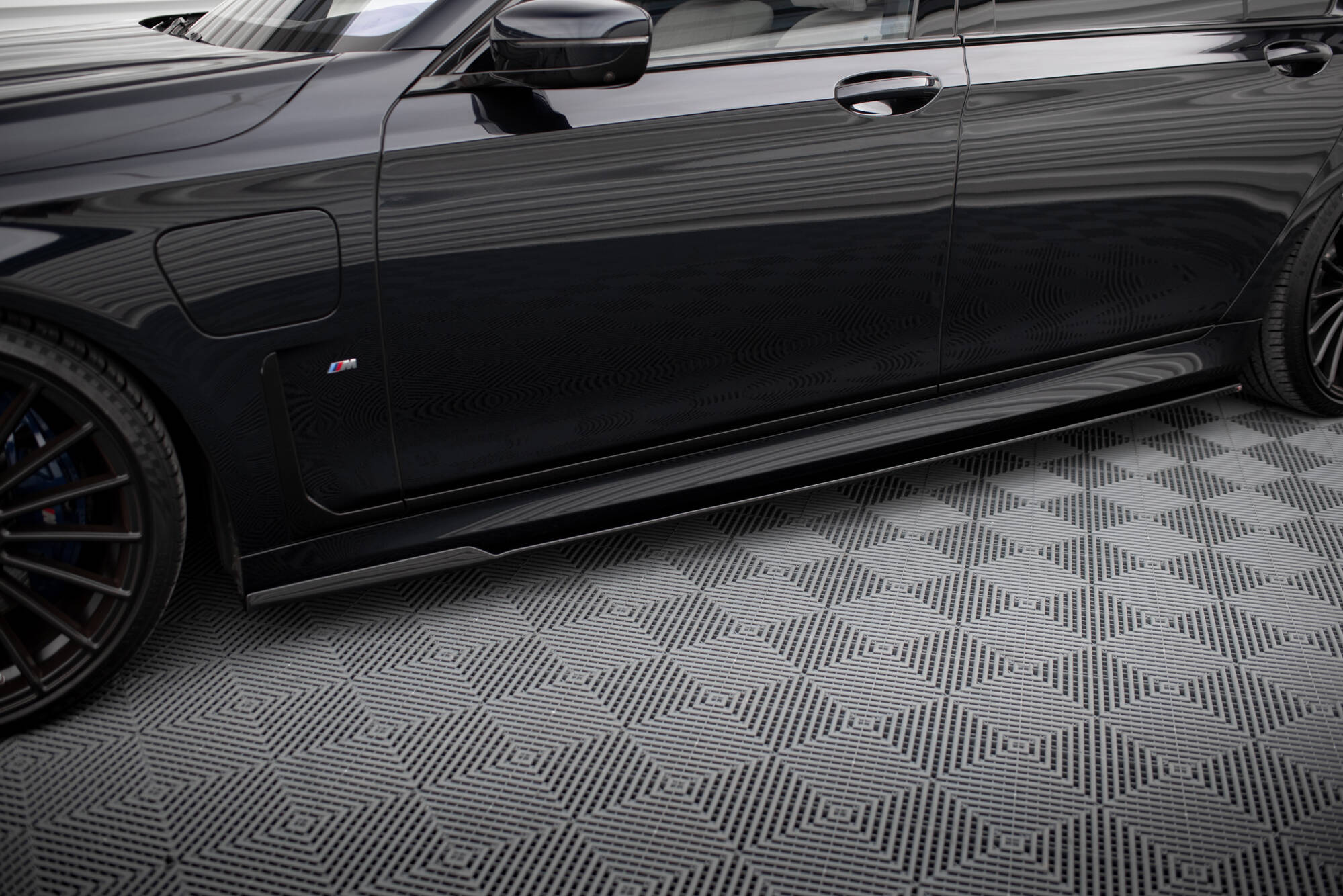 Side Skirts Diffusers V.2 for BMW 7 Long M-Pack G12 - Image 3