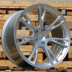 Jante Tesla (Style) 19x9,5 ET45 5x114,3 SS