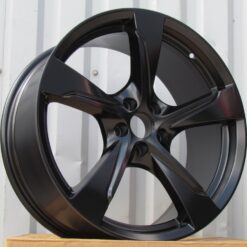 Jante RACIN (Style) 19x8,5 ET40 5x108 BLHM