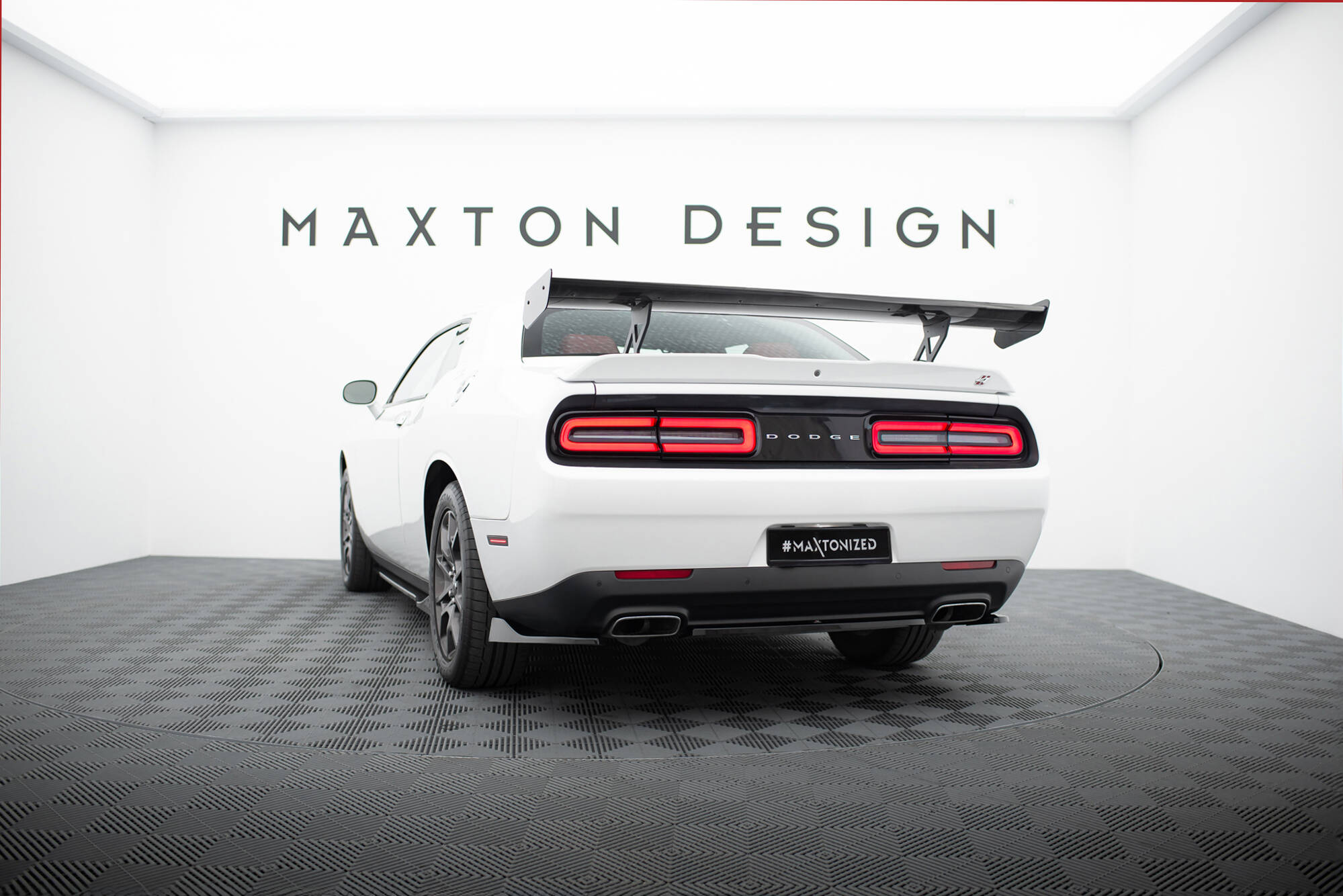 Carbon Spoiler Dodge Challenger Mk3 - Image 3