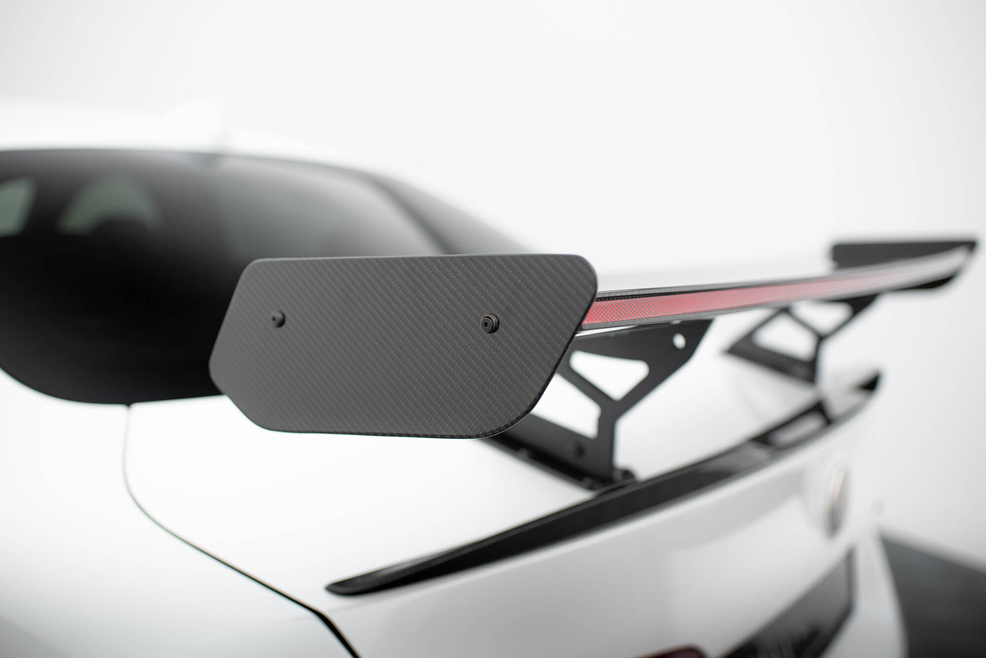 Carbon Spoiler + LED Alfa Romeo Giulia Quadrifoglio - Image 9