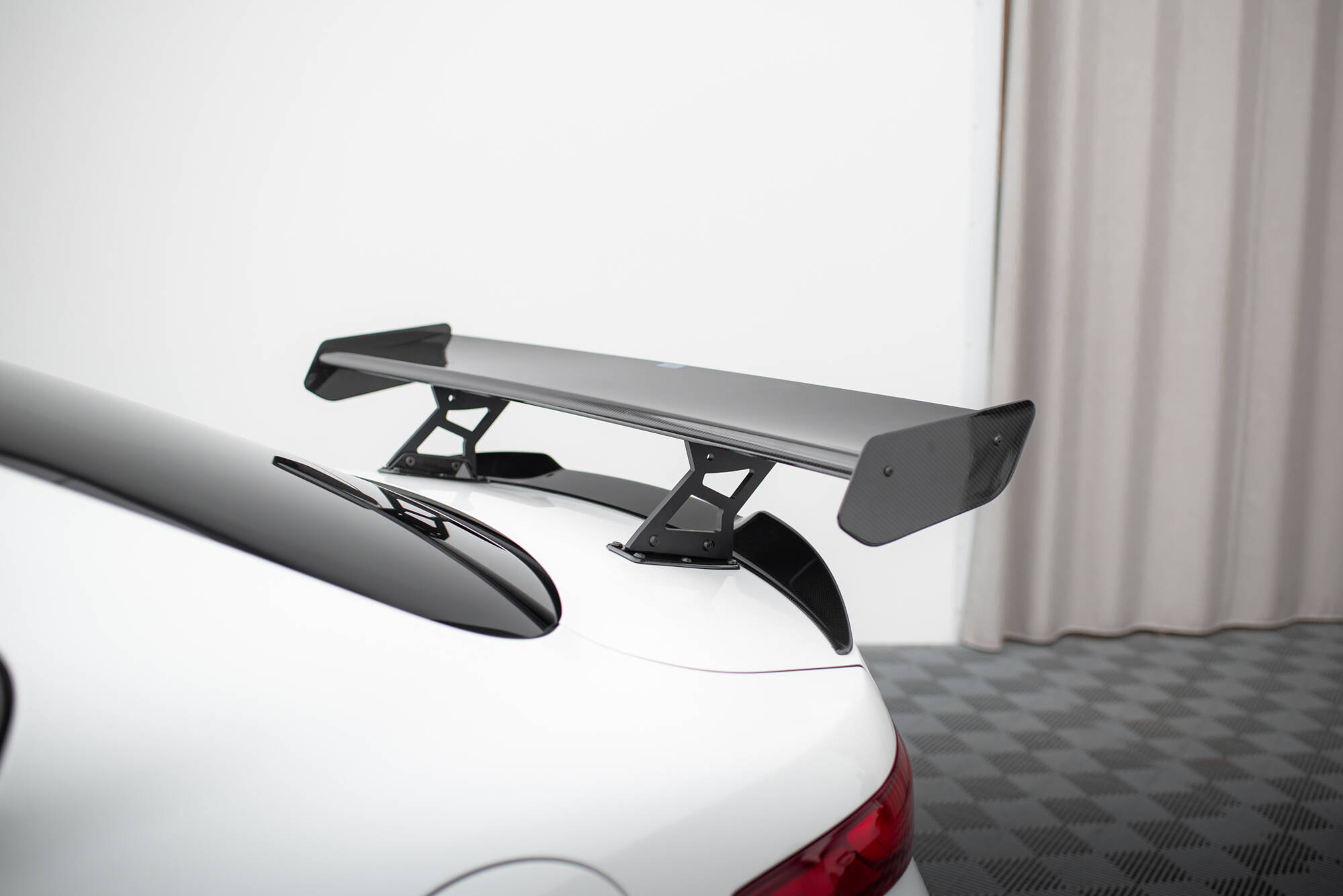 Carbon Spoiler + LED Alfa Romeo Giulia Quadrifoglio - Image 8