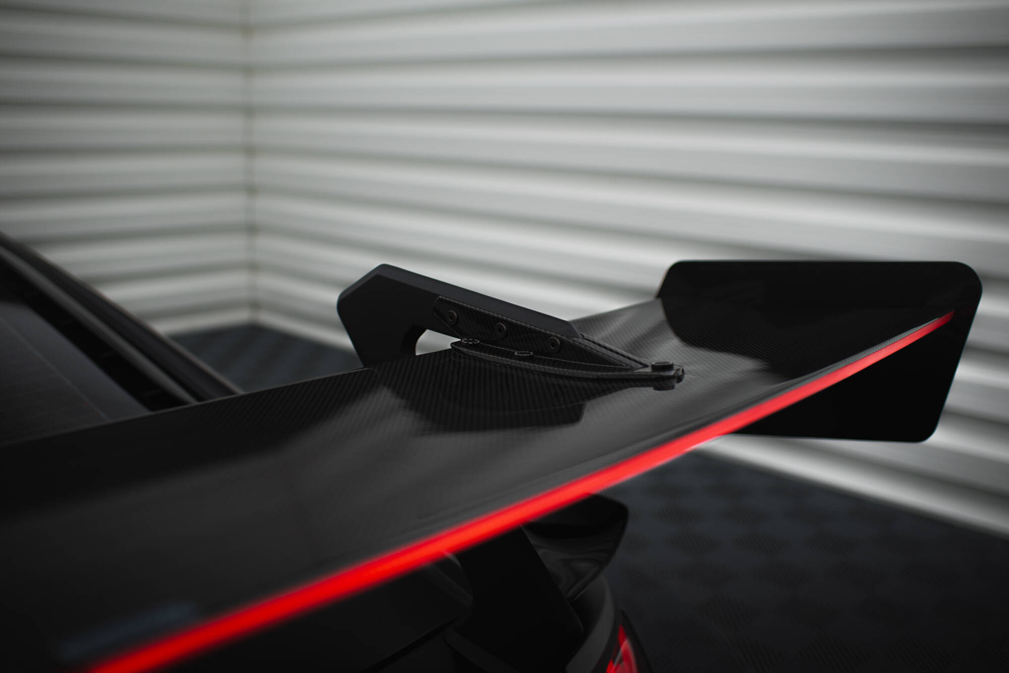 Carbon Spoiler + LED Audi R8 Mk2 - Image 2