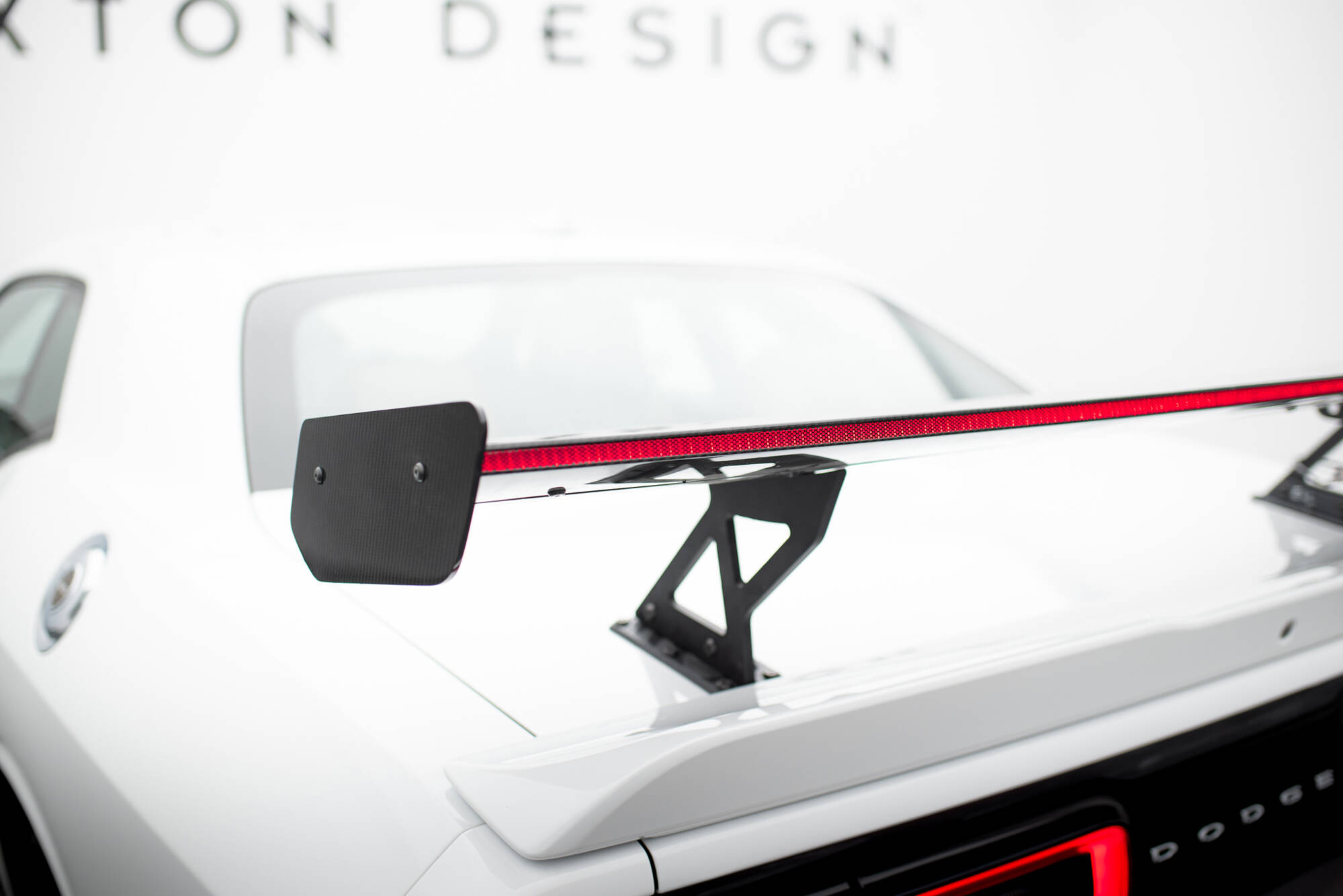 Carbon Spoiler + LED Dodge Challenger Mk3 - Image 10