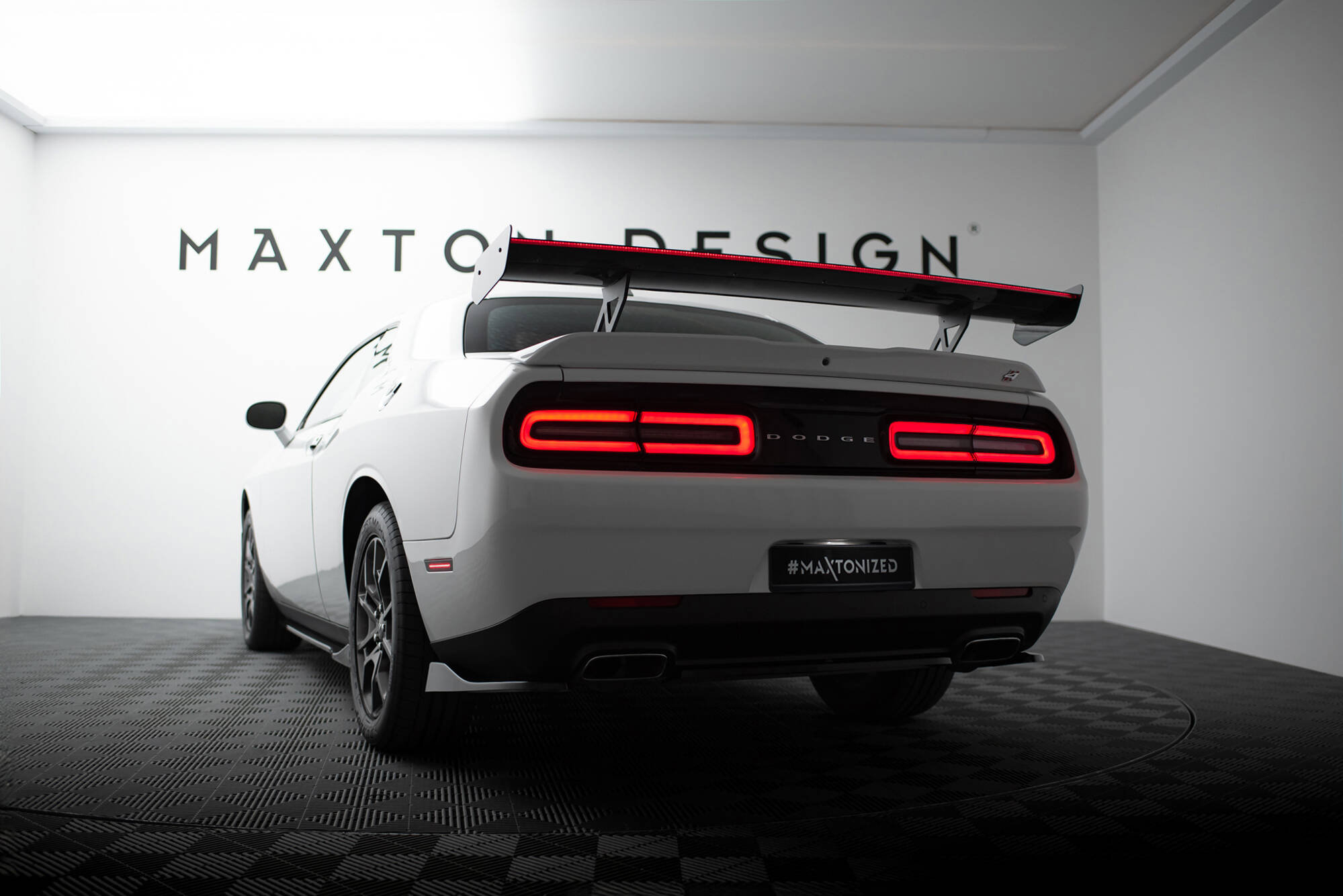 Carbon Spoiler + LED Dodge Challenger Mk3 - Image 9