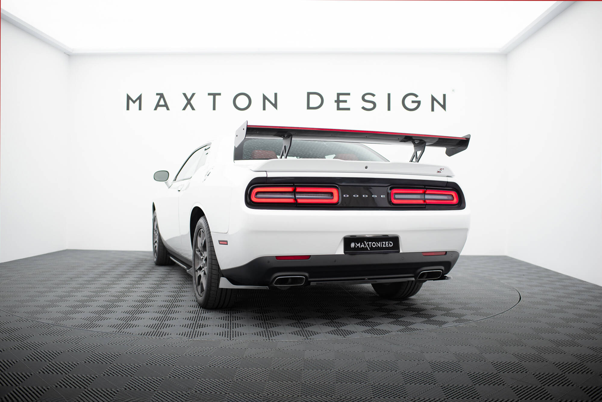 Carbon Spoiler + LED Dodge Challenger Mk3 - Image 12