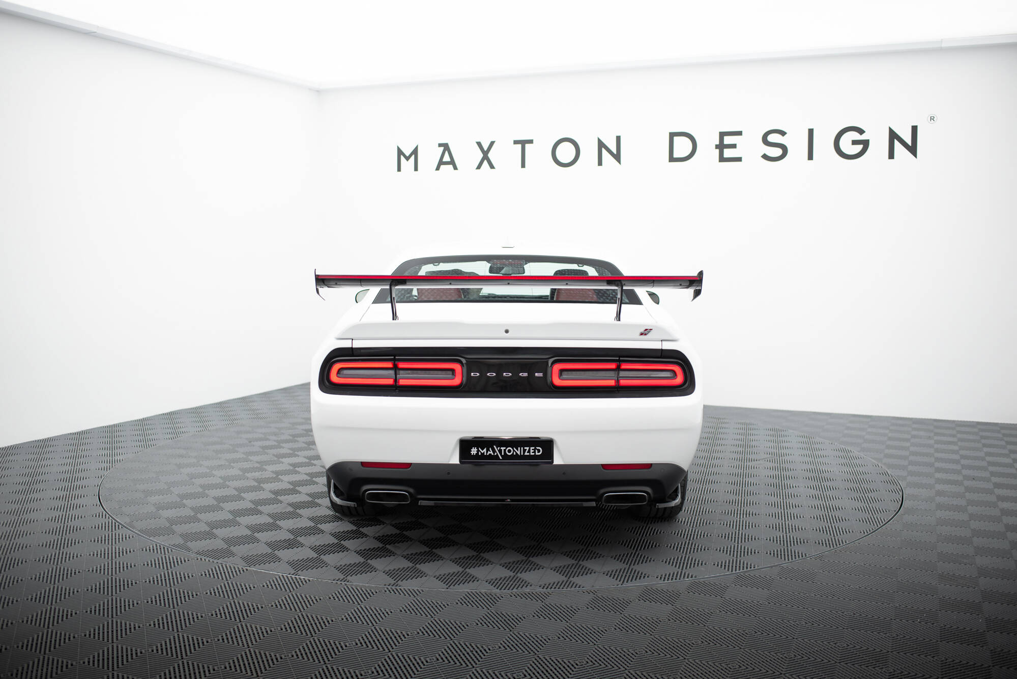 Carbon Spoiler + LED Dodge Challenger Mk3 - Image 13