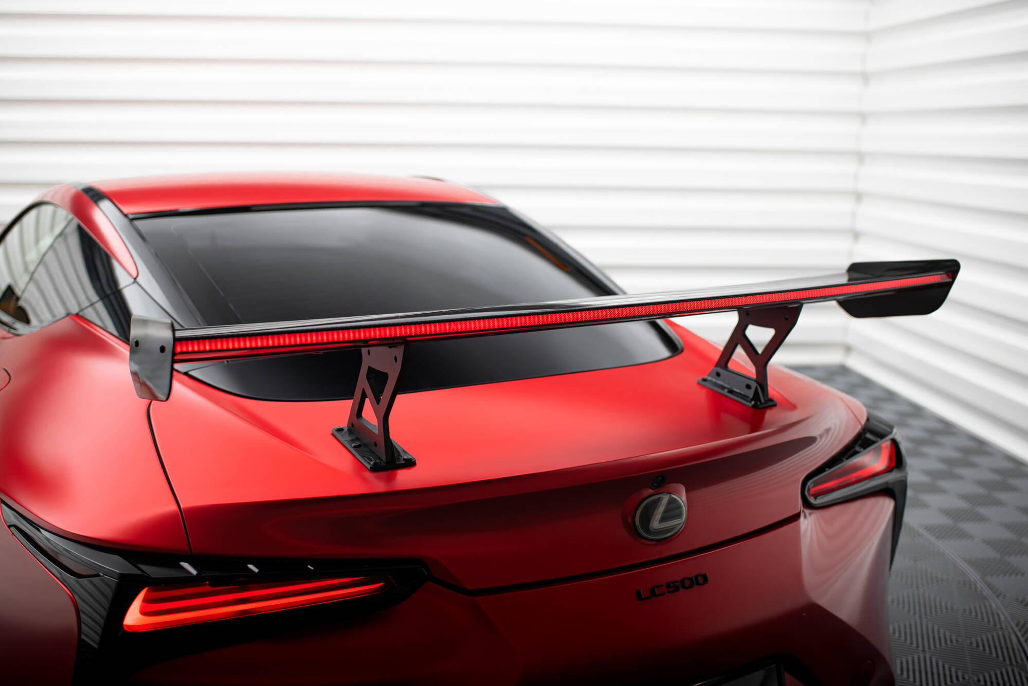 Carbon Spoiler + LED Lexus LC - Image 7