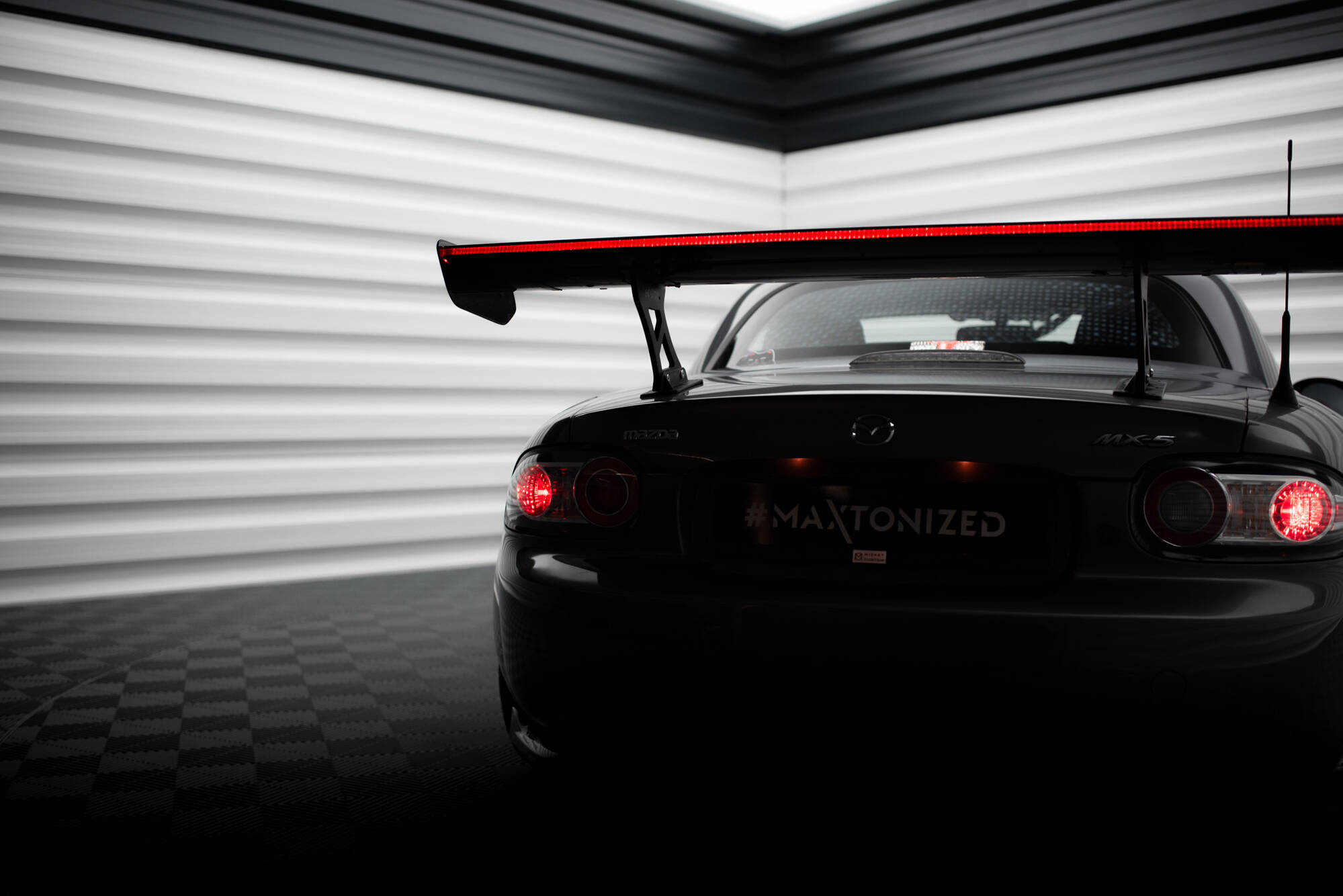 Carbon Spoiler + LED Mazda MX5 Hardtop NC(MK3) - Image 3