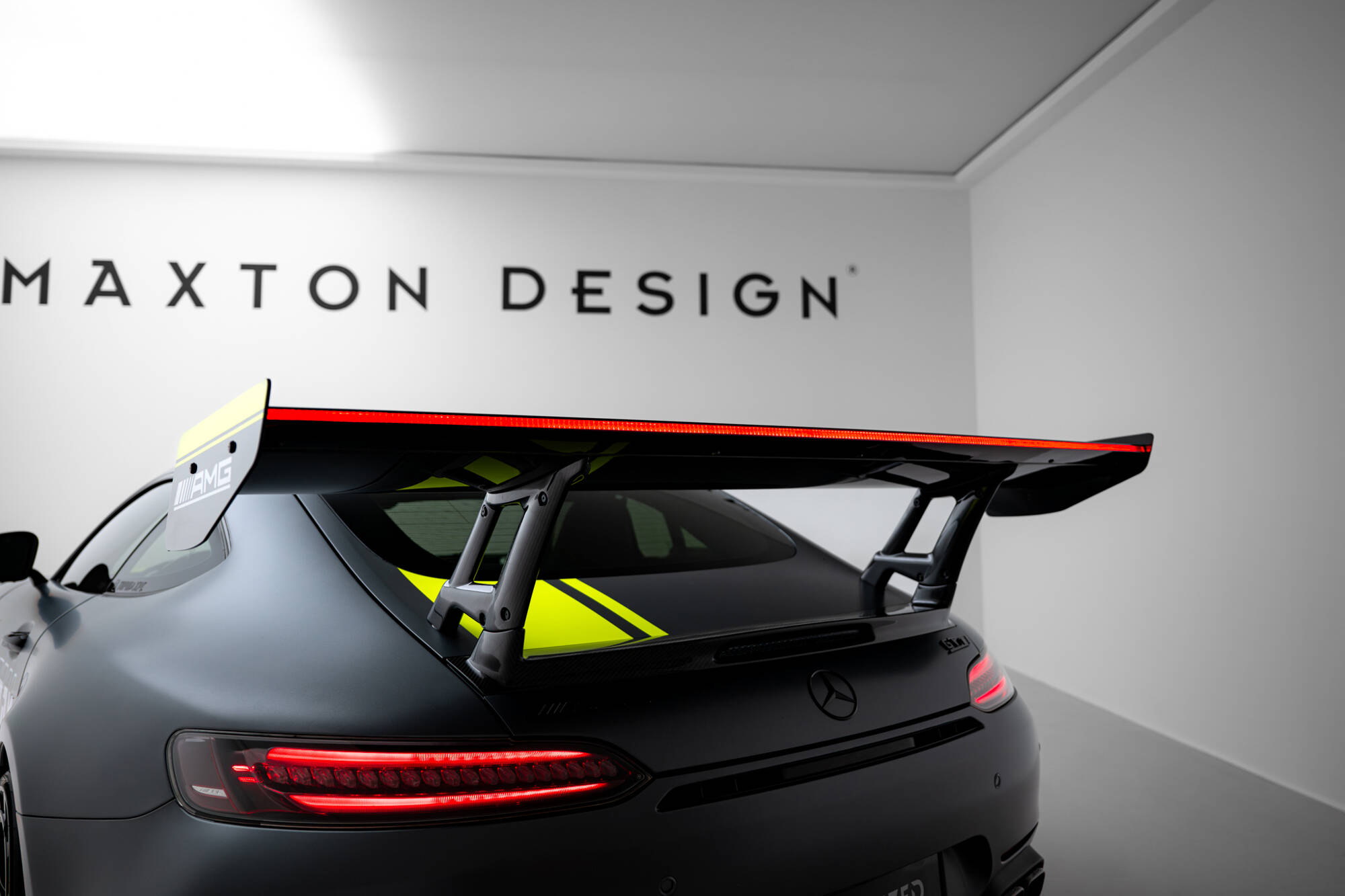 Carbon Spoiler + LED Mercedes-AMG GTR C190 Facelift - Image 3