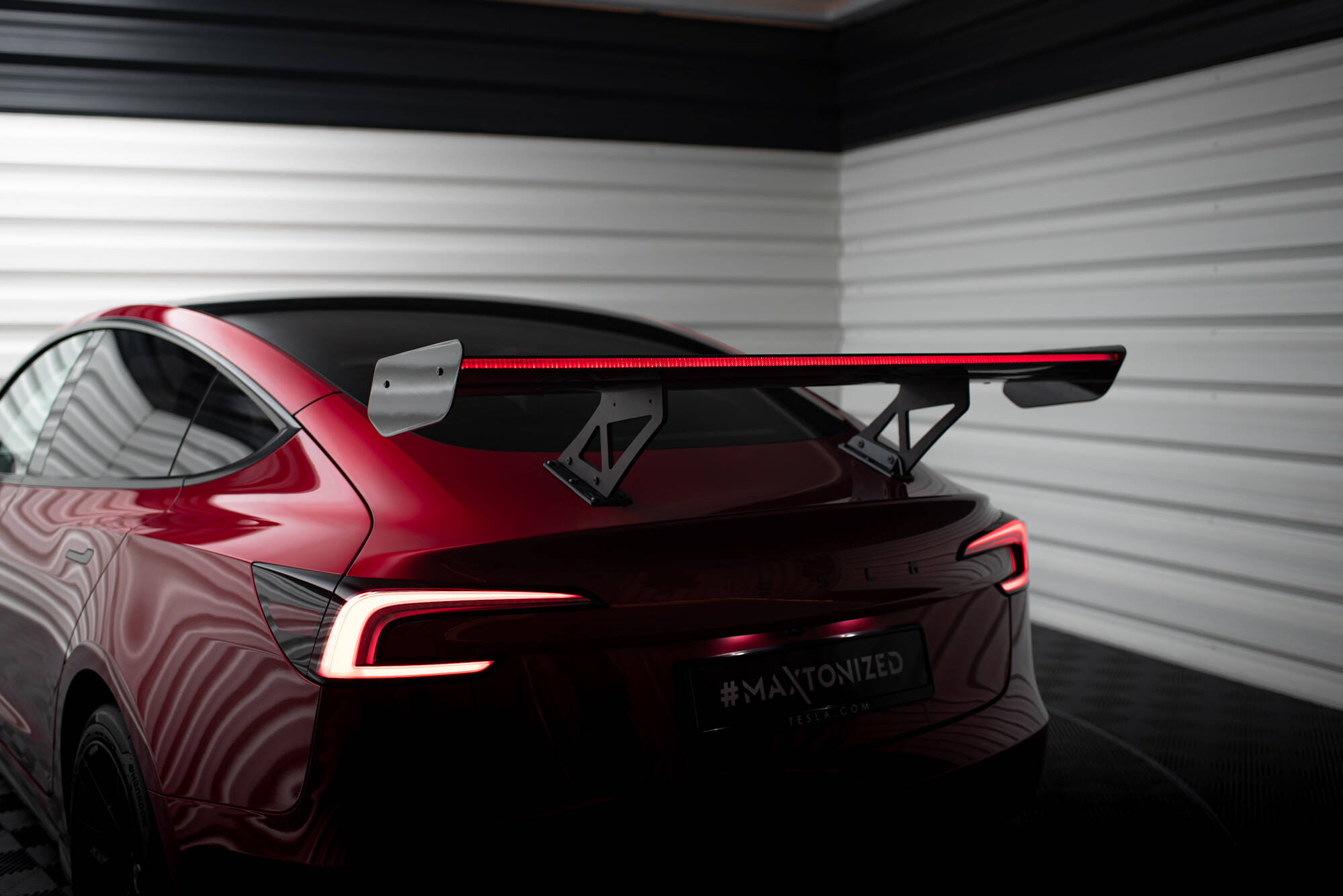 Carbon Spoiler + LED Tesla Model 3 - Image 3