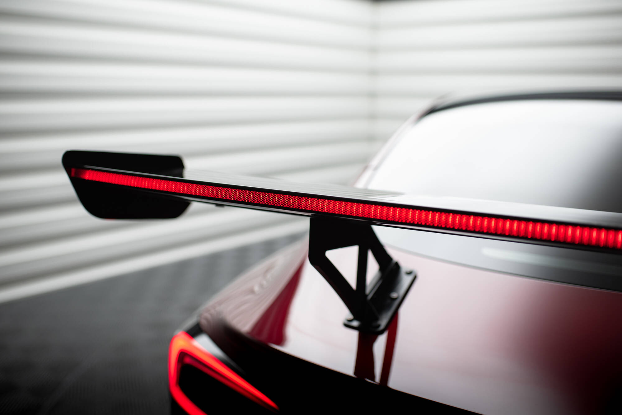 Carbon Spoiler + LED Tesla Model 3 - Image 4
