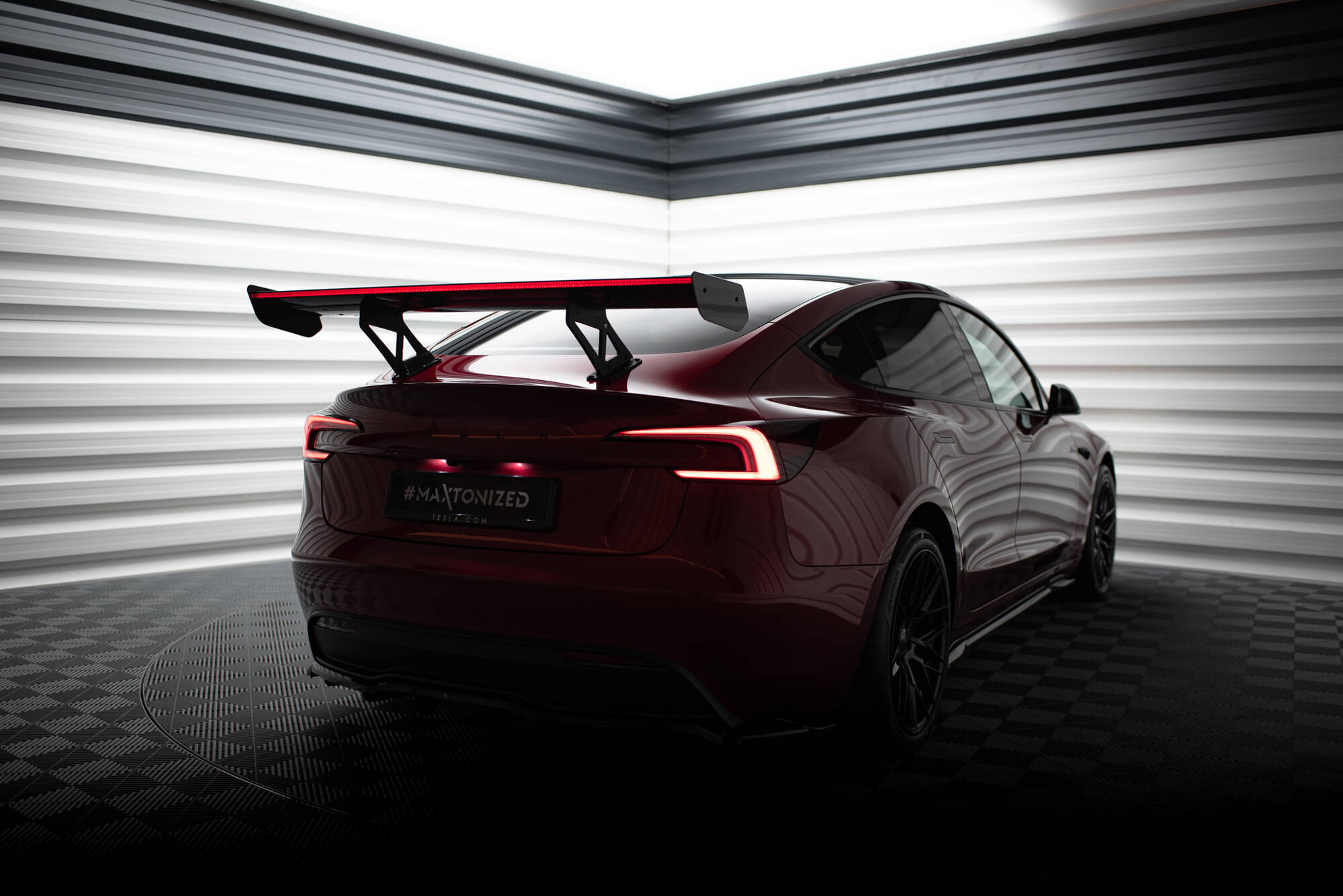 Carbon Spoiler + LED Tesla Model 3 - Image 5