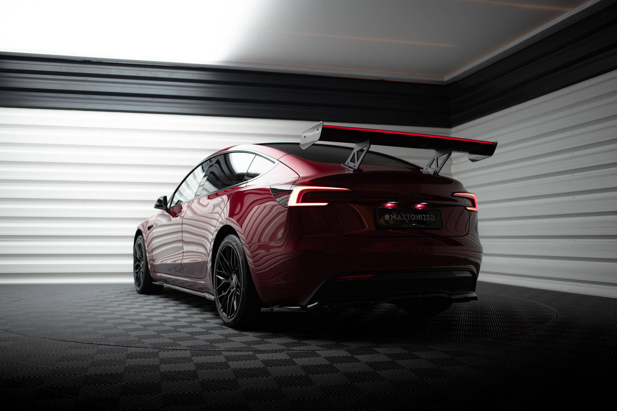 Carbon Spoiler + LED Tesla Model 3 - Image 2