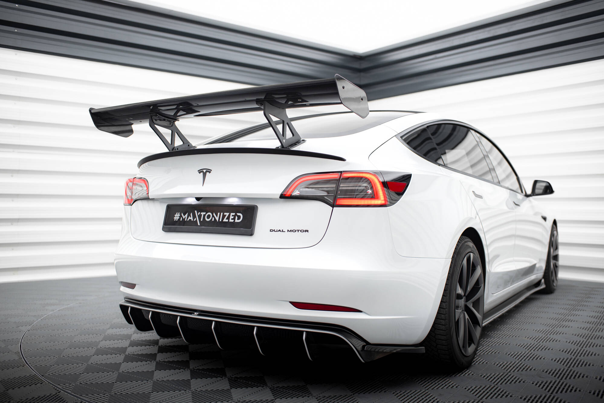 Carbon Spoiler Tesla Model 3 - Image 6