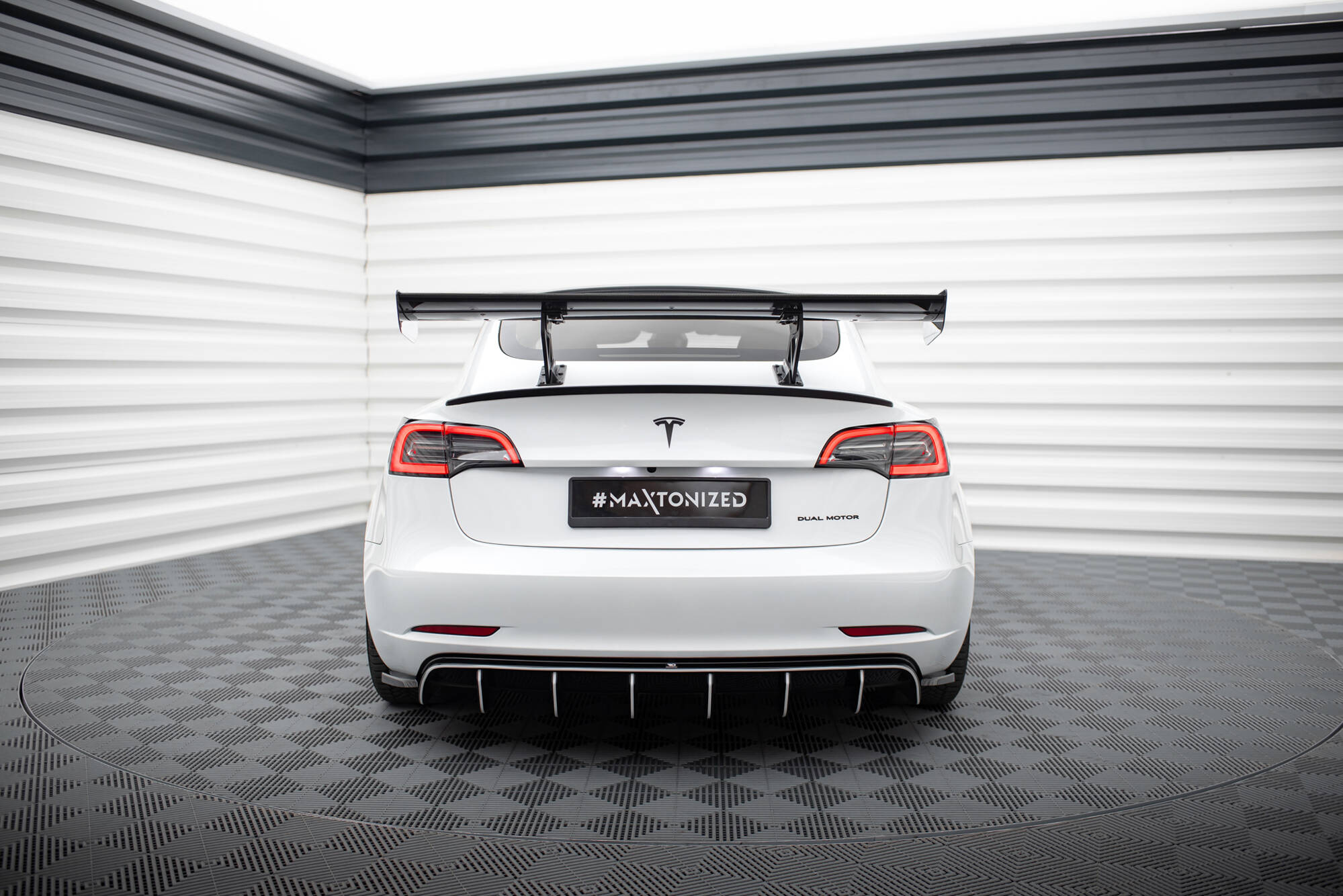 Carbon Spoiler Tesla Model 3 - Image 7