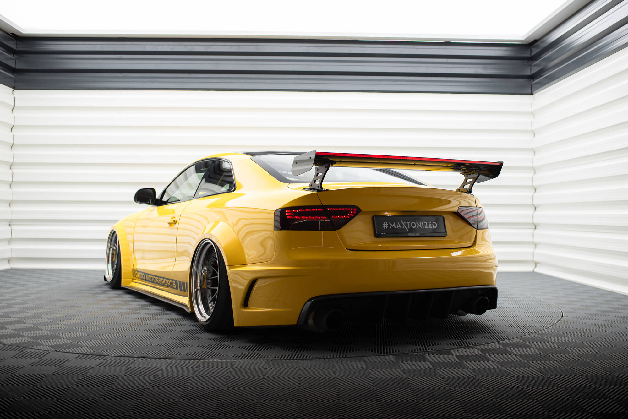 Carbon Spoiler With External Brackets Uprights + LED Audi A5 Coupe 8T - Image 7