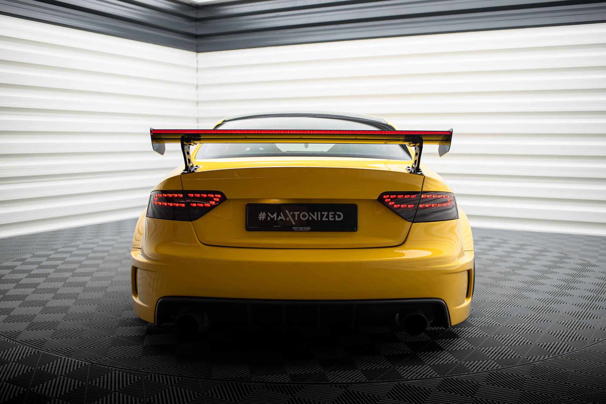 Carbon Spoiler With External Brackets Uprights + LED Audi A5 Coupe 8T - Image 9