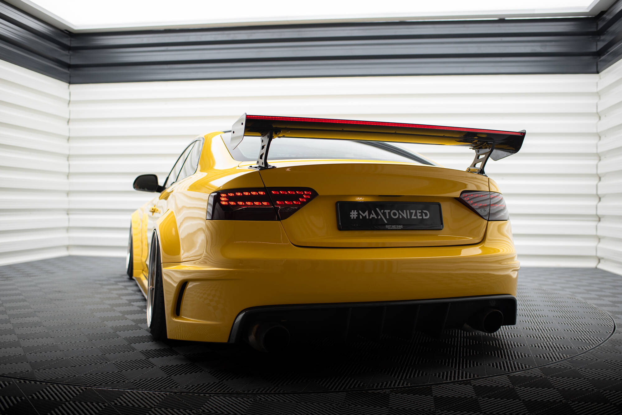 Carbon Spoiler With External Brackets Uprights + LED Audi A5 Coupe 8T - Image 10