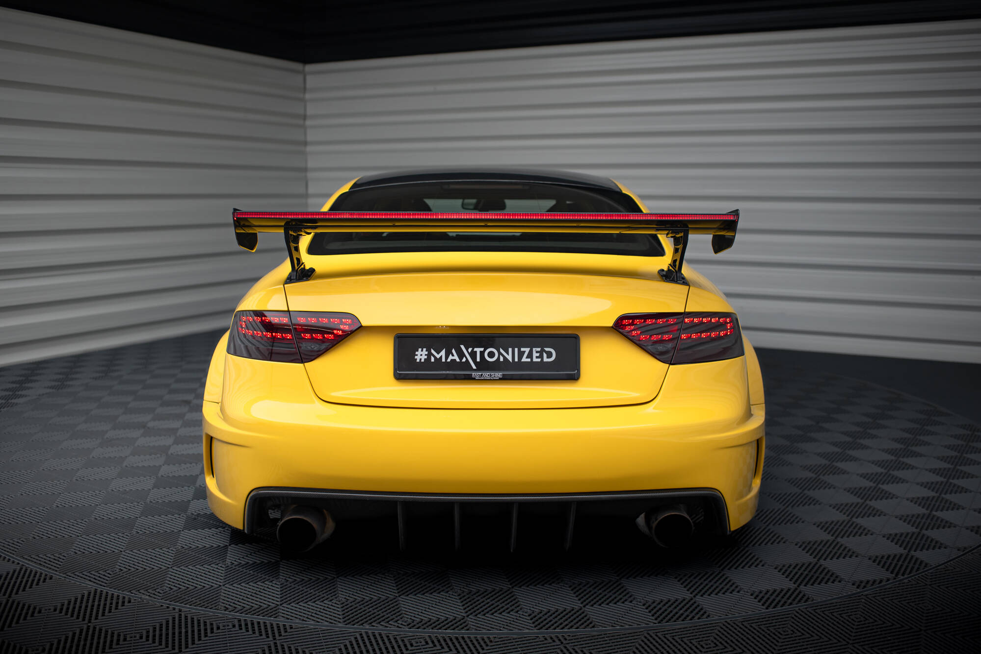 Carbon Spoiler With External Brackets Uprights + LED Audi A5 Coupe 8T - Image 3