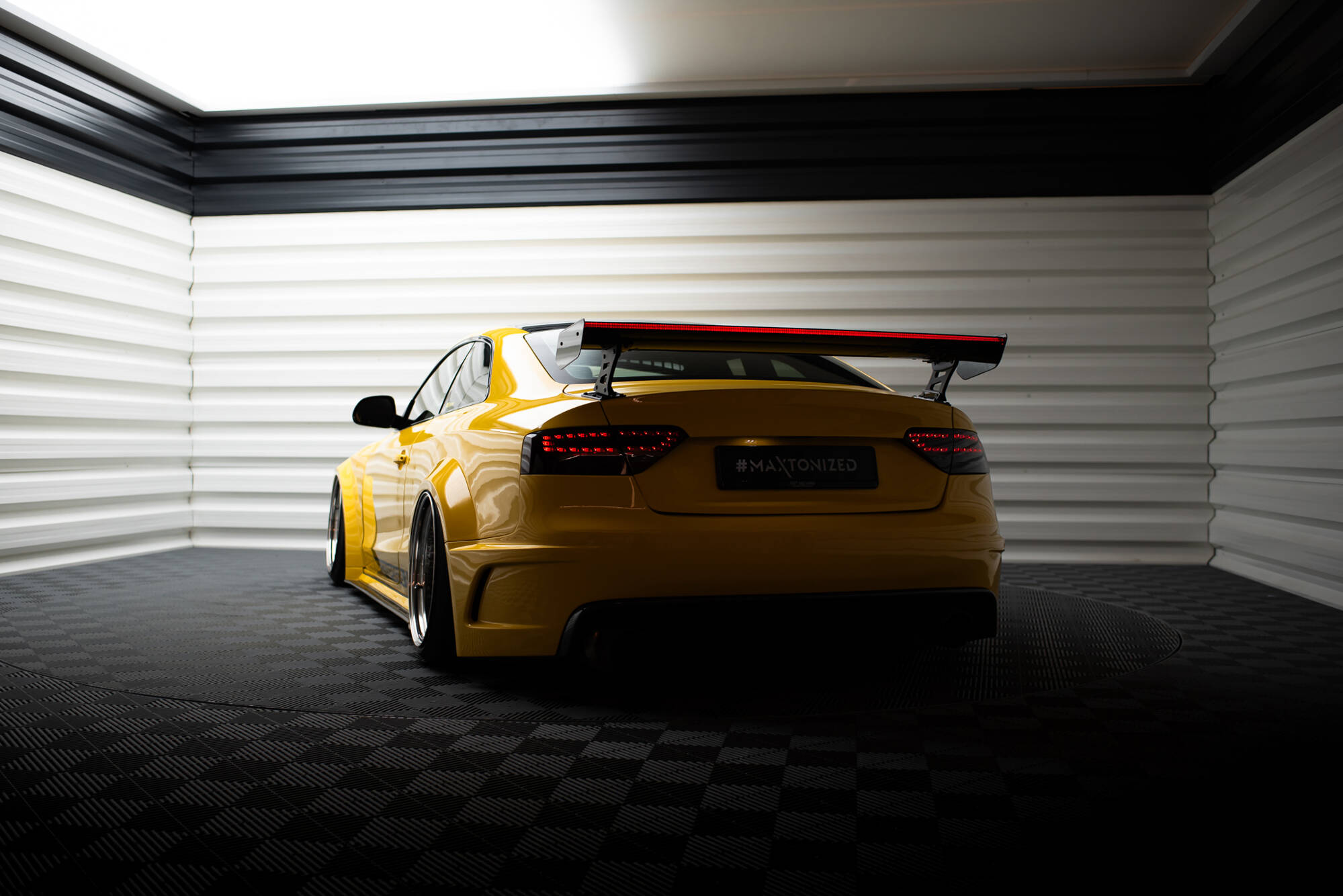 Carbon Spoiler With External Brackets Uprights + LED Audi A5 Coupe 8T - Image 4