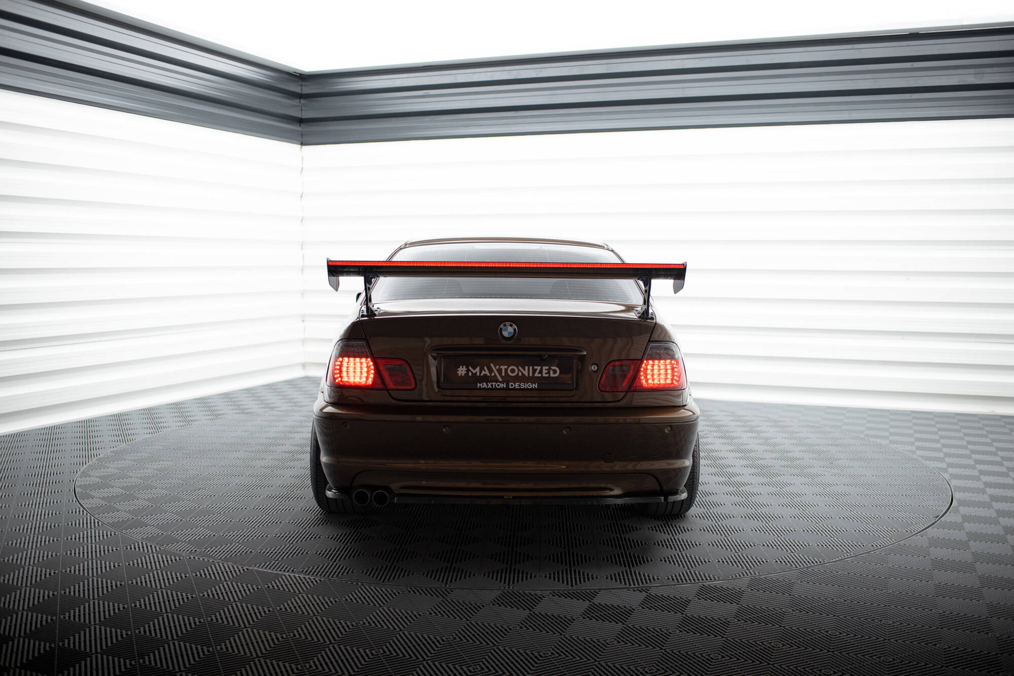 Carbon Spoiler With External Brackets Uprights + LED BMW 3 Coupe E46 - Image 2